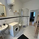 Fuer 8 Mit Balkon 아파트 에르푸르트